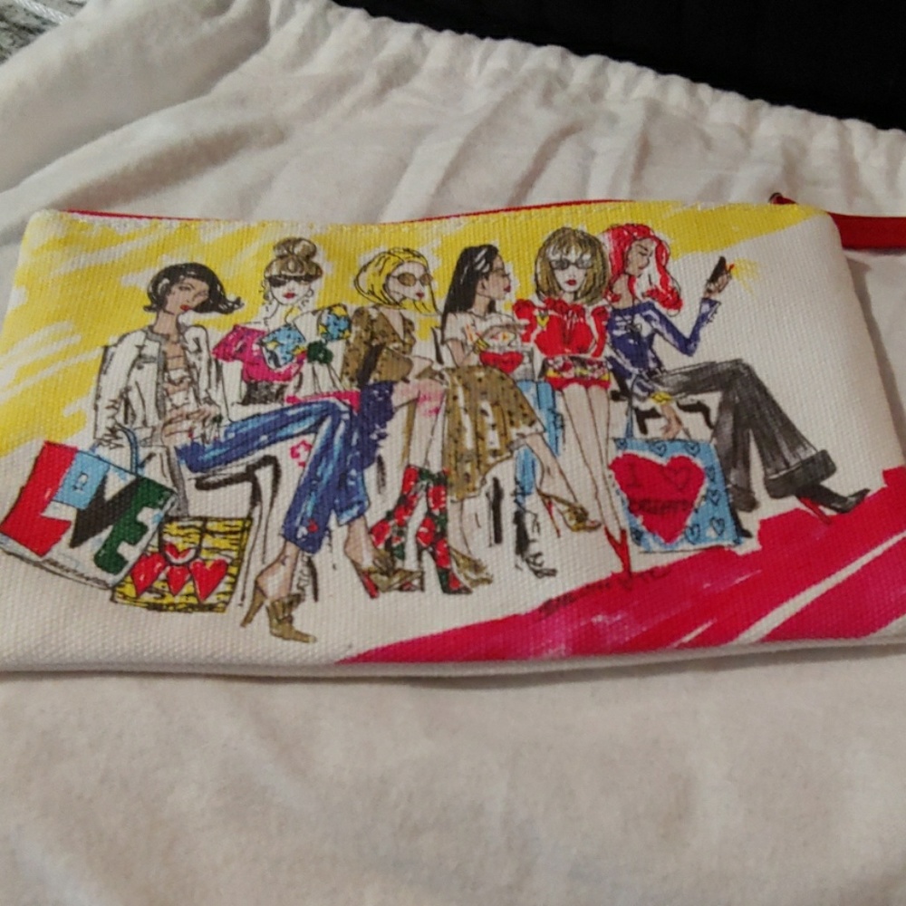 Cosmetic bag